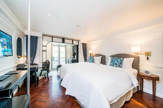 Akara Hotel Bangkok-Prarop King Deluxe-3