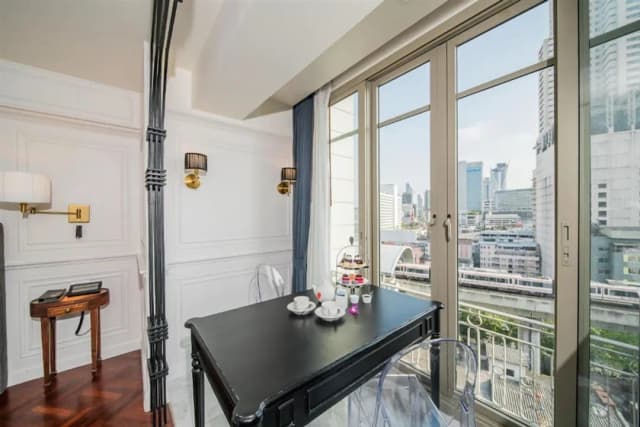 Akara Hotel Bangkok-Siam Suite Twin Room-7