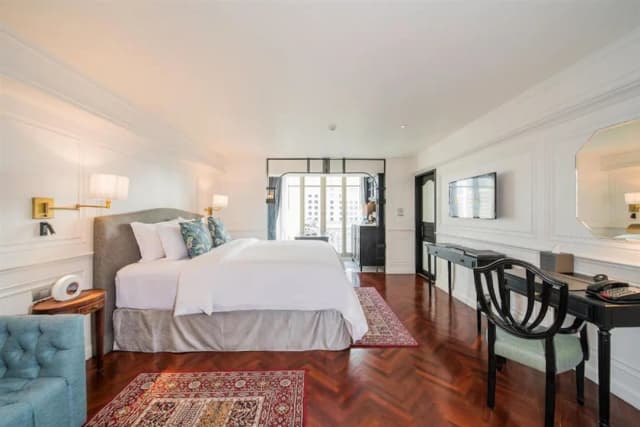 Akara Hotel Bangkok-Siam Suite King Room-11