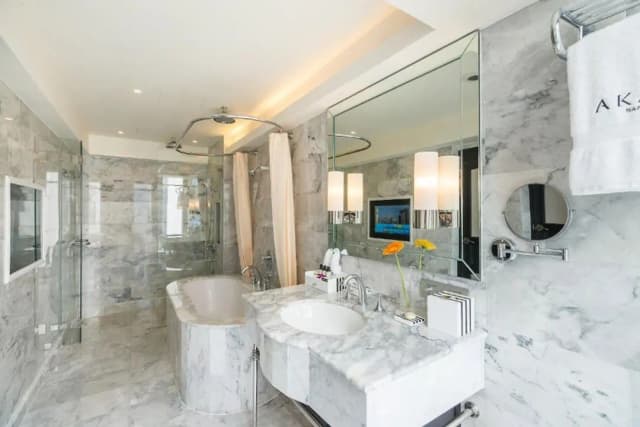 Akara Hotel Bangkok-Siam Suite King Room-17