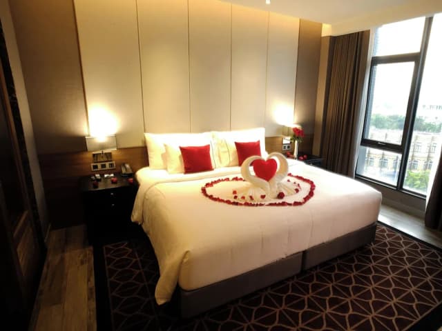 Ayathorn Bangkok-Grand Deluxe Suite-3