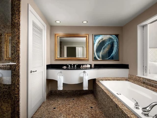 Fairmont Vancouver Airport In-Terminal Hotel-Fairmont Gold, 客房, 1 张特大床-2