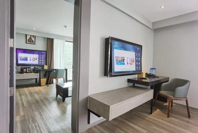 Citrus Grande Hotel Pattaya by Compass Hospitality-Executive Suite-4