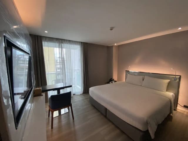 Citrus Grande Hotel Pattaya by Compass Hospitality-Deluxe Balcony Pool View-1