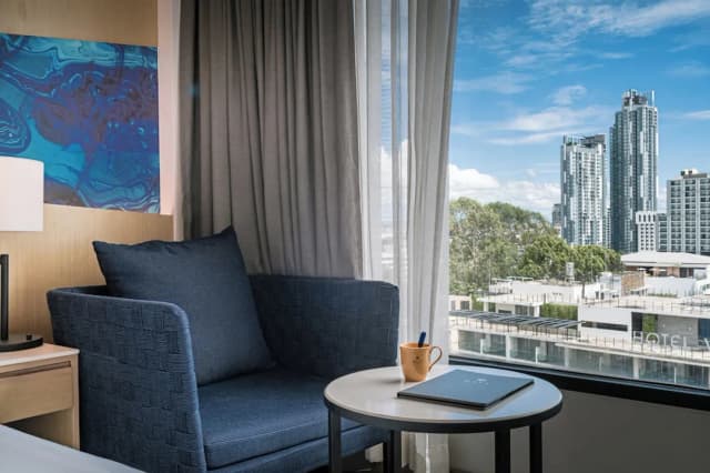 Mytt Hotel Pattaya-Deluxe Urban King Bed-6