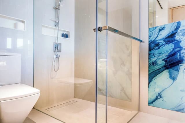 Mytt Hotel Pattaya-Deluxe Urban King Bed-5