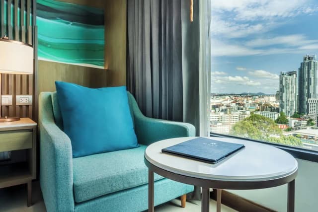 Mytt Hotel Pattaya-Premier Lux King Bed-3