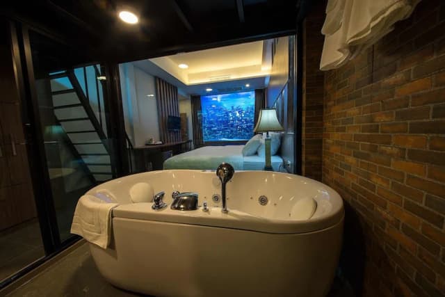 V20ブティックジャクージホテル-Aquarium Suite, 1 King Bed-13