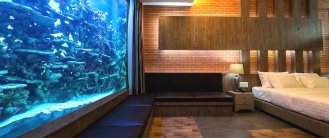 V20ブティックジャクージホテル-Aquarium Suite, 1 King Bed-4
