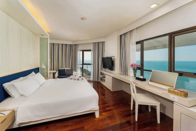 Jomtien Palm Beach Hotel And Resort（ジョムティエン パーム ビーチ ホテル アンド リゾート）-Honeymoon Suite Sea View Main Wing-1