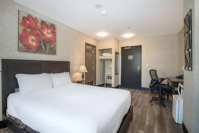 Coast Lonsdale Quay Hotel-Room, 1 Queen Bed-2