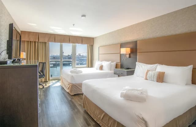 Coast Lonsdale Quay Hotel-Premium Room, 2 Queen Beds-1