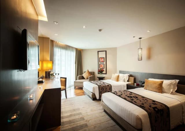 芭堤雅愛灣海灘度假村-Beach Deluxe Twin Bed with Sea View-1