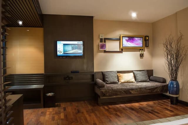 芭堤雅愛灣海灘度假村-Beach Deluxe Double Bed with Sea View-5