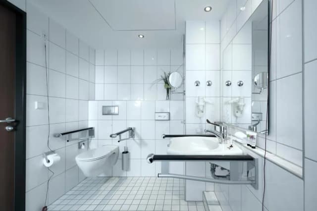 Best Western Premier IB Hotel Friedberger Warte-Executive, 1 King Bed, Accessible City View-4