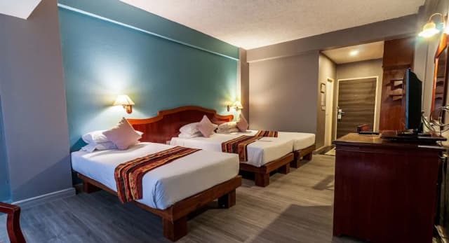 치앙마이 게이트 호텔-Deluxe Family Triple Room-6