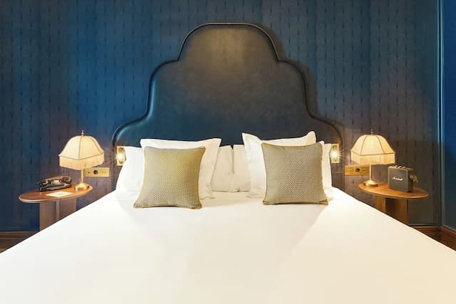 Hotel España Ramblas-Deluxe Room-7