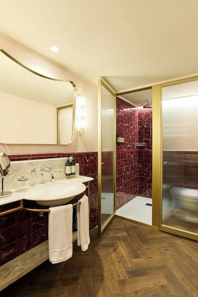 Hotel España Ramblas-Deluxe Room-9