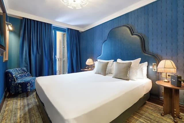 Hotel España Ramblas-Deluxe Room-8