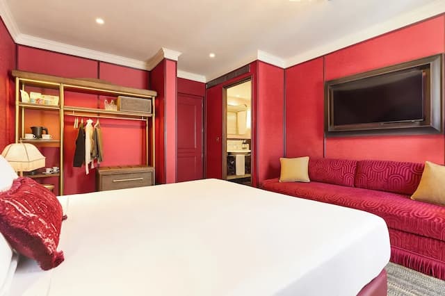 Hotel España Ramblas-Deluxe Room-4