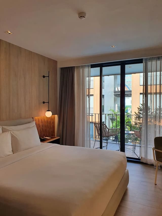 曼谷工匠飯店-普通套房, 1 張特大雙人床, 陽台, 泳池景觀-1