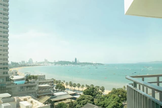 Holiday Inn Pattaya by IHG-Standard Room, 1 King Bed, Beach View (Pattaya, Bay Tower)-8