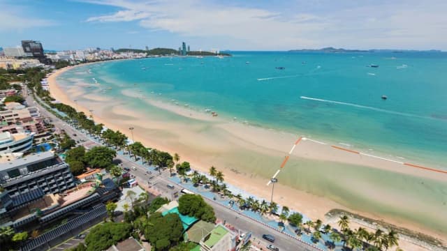 Holiday Inn Pattaya by IHG-Standard Room, 1 King Bed, Beach View (Pattaya, Bay Tower)-5