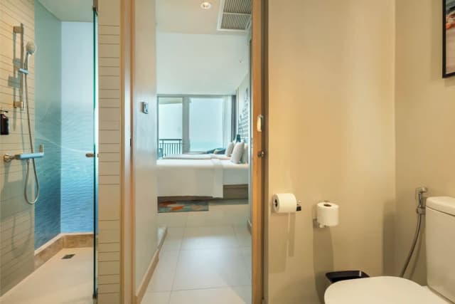 Holiday Inn Pattaya by IHG-Standard Room, 1 King Bed, Sea View (Bay Tower)-4