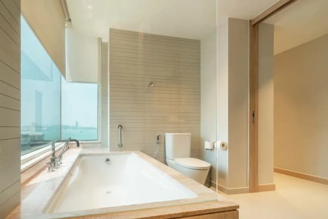 Holiday Inn Pattaya by IHG-Suite, 1 Bedroom, Beach View (Pattaya, Bay Tower)-3