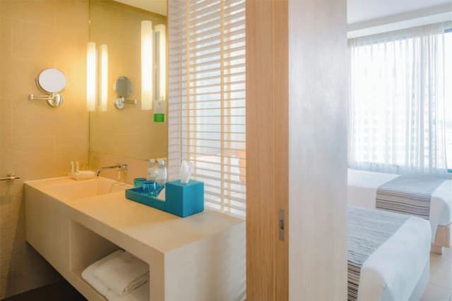 Holiday Inn Pattaya by IHG-Standard Room, 1 King Bed (Executive Tower)-4