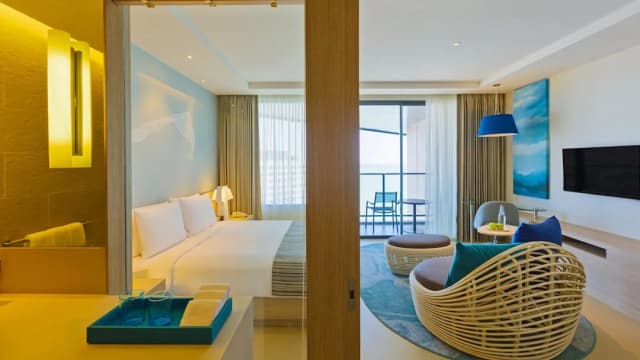 Holiday Inn Pattaya by IHG-Standard Room, 1 King Bed (Executive Tower)-5