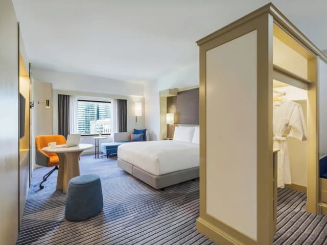 크라운 플라자 방콕 룸피니 파크 바이 IHG-프리미엄룸, 킹사이즈침대 1개, 장애인 지원, 클럽 라운지 이용-1