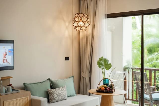 APSARA Beachfront Resort and Villa-Deluxe room no bathtub-3