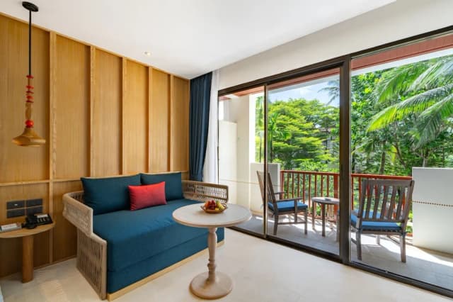 APSARA Beachfront Resort and Villa-Deluxe room with bathtub-2