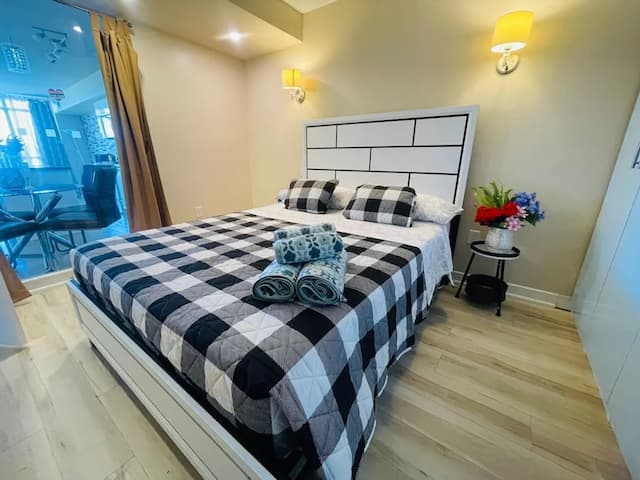 Waterfront Majesty Enclaves-精緻樓中樓客房-1