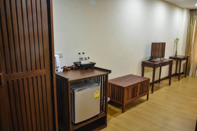 白色精品 Spa 飯店-豪華雙人房-8