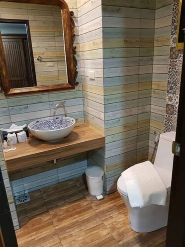 白色精品 Spa 飯店-豪華雙床房-11