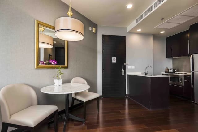 Chatrium Hotel Riverside Bangkok-One Bedroom Skyline Suite King Bed-7