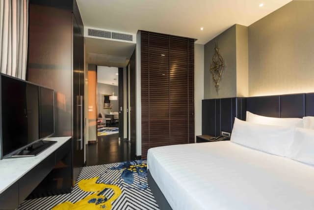 Chatrium Hotel Riverside Bangkok-One Bedroom Skyline Suite King Bed-3