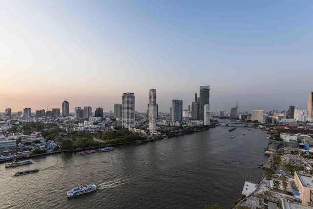 Chatrium Hotel Riverside Bangkok-One Bedroom Skyline Suite King Bed-12