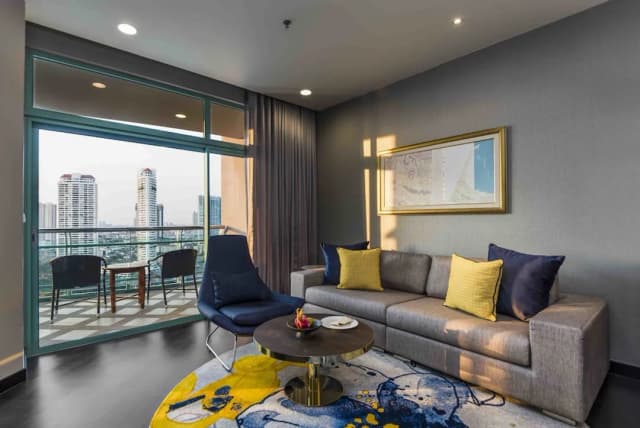 Chatrium Hotel Riverside Bangkok-One Bedroom Skyline Suite King Bed-9