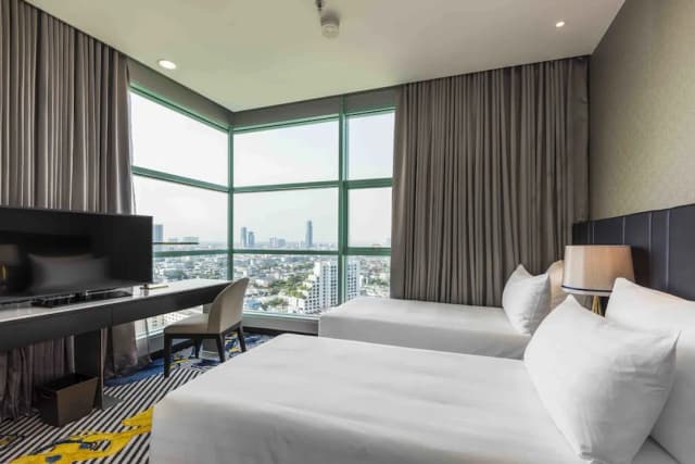 Chatrium Hotel Riverside Bangkok-Two Bedroom Club Suite City View-4