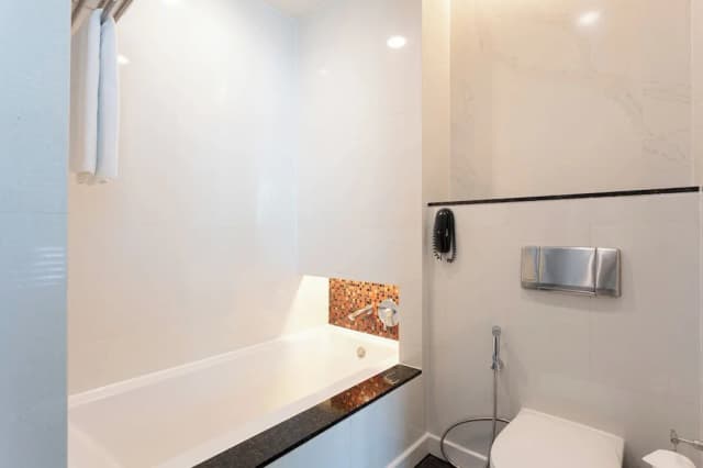 Chatrium Hotel Riverside Bangkok-One Bedroom Suite Twin City View-15