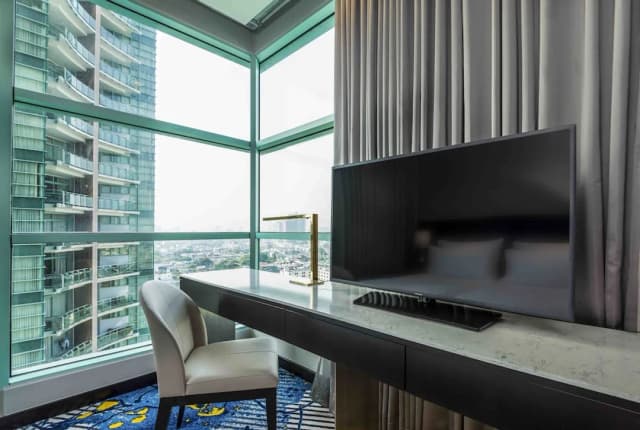 Chatrium Hotel Riverside Bangkok-One Bedroom Suite Twin City View-2