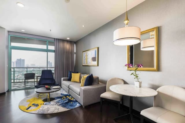 Chatrium Hotel Riverside Bangkok-One Bedroom Suite King City View-3