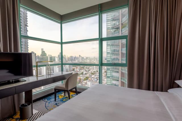 Chatrium Hotel Riverside Bangkok-One Bedroom Suite King City View-10