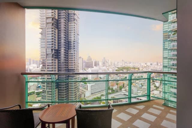 Chatrium Hotel Riverside Bangkok-One Bedroom Suite King City View-19