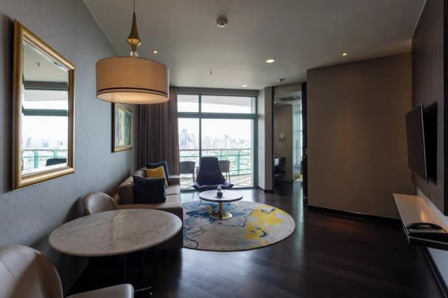 Chatrium Hotel Riverside Bangkok-One Bedroom Suite King City View-7