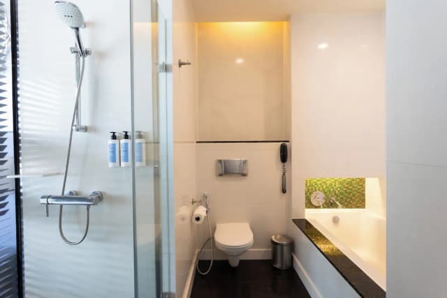 Chatrium Hotel Riverside Bangkok-One Bedroom Suite King City View-17