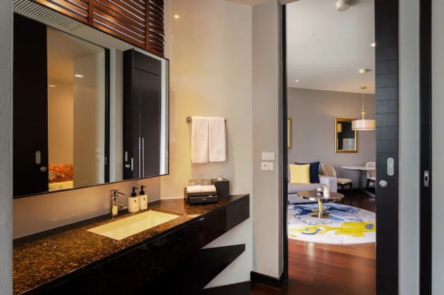 Chatrium Hotel Riverside Bangkok-One Bedroom Suite Twin River View-14